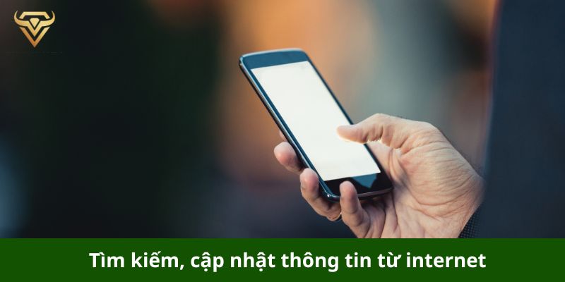 Cập nhật thông tin trực tuyến là việc cần thiết duy trì khi đầu tư chứng khoán