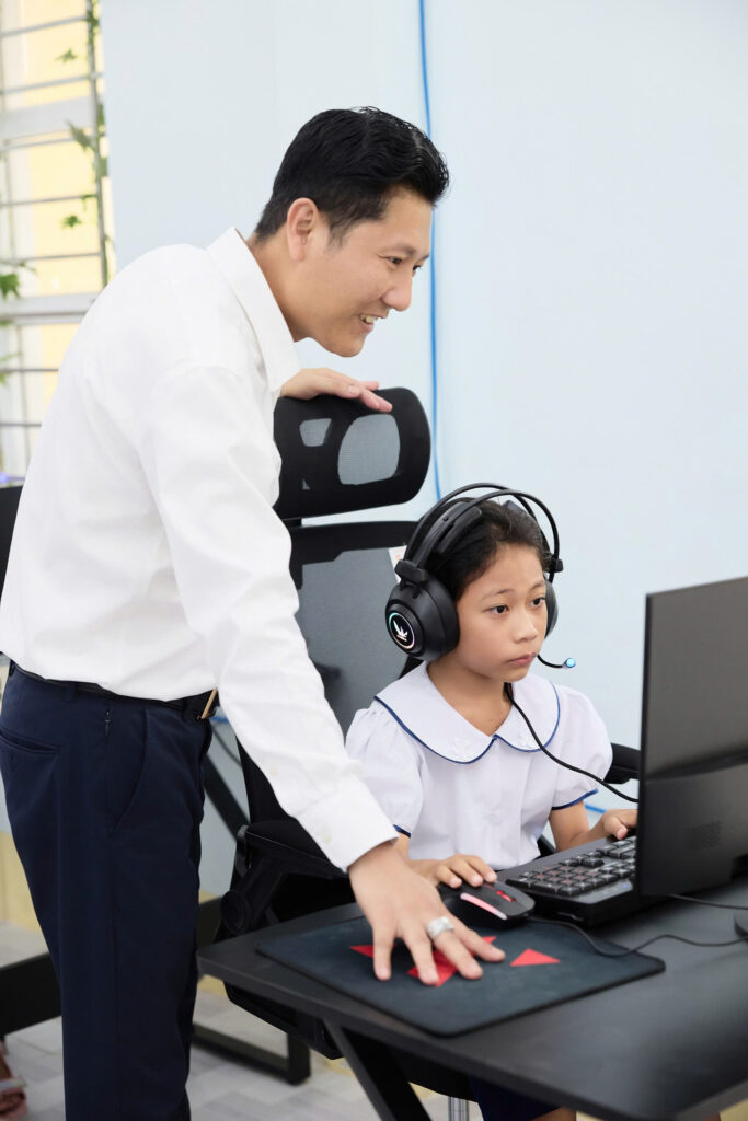THƯ VIỆN CHUYỂN ĐỔI SỐ: KHÁNH THÀNH KHÔNG GIAN HỌC TẬP MỚI CHO HỌC SINH VÙNG VEN 2 Thư viện Chuyển đổi số